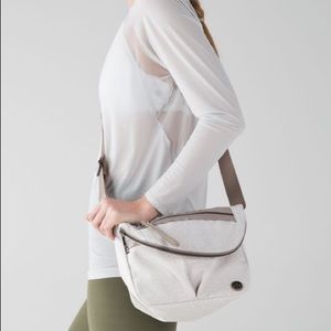 Lululemon Festival Bag Freckle Flower Dune White